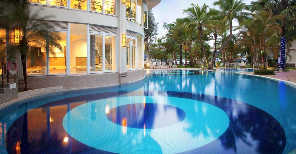 戶外游泳池及SPA